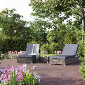 Tierp - Solsängar set - Konstrotting - 2 solsängar inkl dynor + bord